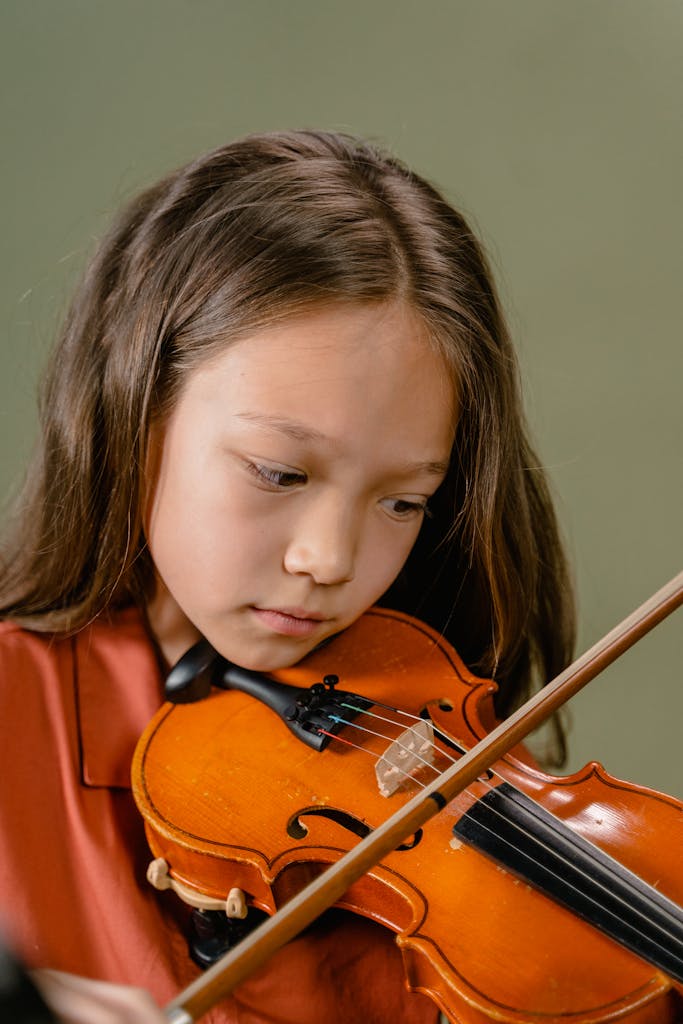 Enfant jouant du violon